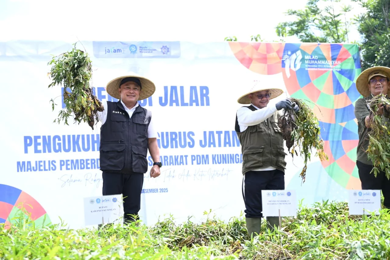 Bupati Kuningan Dian Rachmat Yanuar menyambut Menteri Pendidikan Dasar dan Menengah RI Abdul Mu’ti, sebagai bagian dari kolaborasi penguatan ekonomi umat berbasis pertanian.Ist