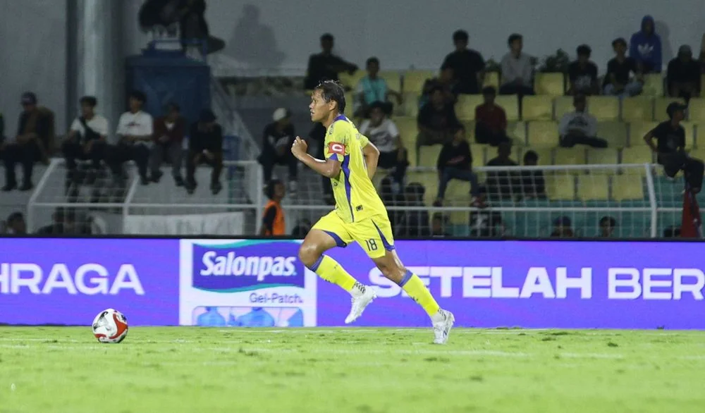 Gelandang PERSIB, Adam Alis mengaku bangga sekaligus tidak percaya timnya mampu mengamankan kemenangan atas PSM Makassar.Dok-Persib Bandung