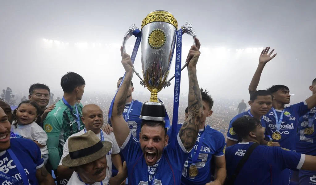Manajemen Persib Sampaikan Alasan Melepas Tyronne del Pino