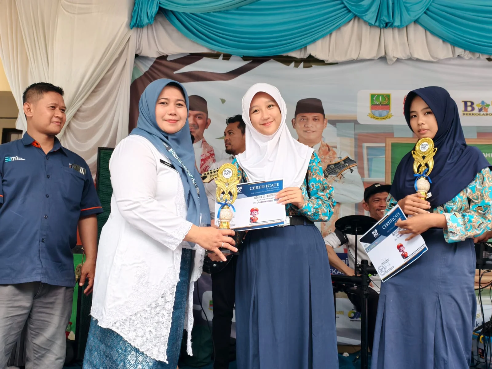 Plt. Kepala SMPN 1 Cikarang Timur Rossiwi Herawati mengungkapkan rasa bangga atas kepercayaan yang diberikan untuk menggelar Botram.Ist