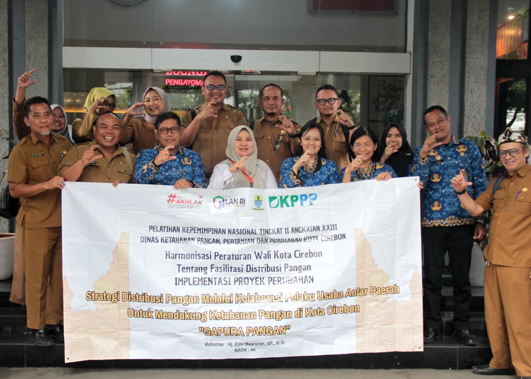 Plh. Kepala Divisi P3H Nevrina Hastuti bersama para Perancang PUU Kanwil Jabar menerima langsung kedatangan tim Dinas Ketahanan Pangan, Pertanian dan Perikanan Kota Cirebon yang dipimpin oleh Kepala Dinas Elmi Masruroh.Ist