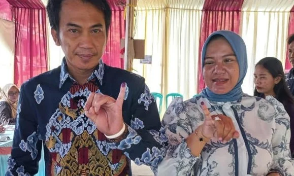 Agus Budiman jeung pamajikanana