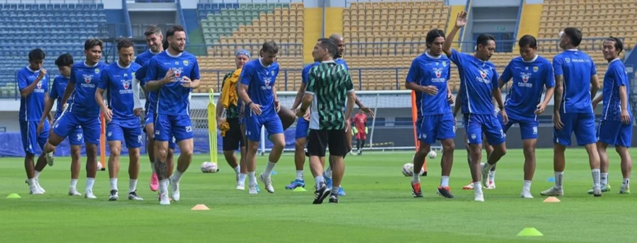 Skuad Persib Bandung saat berlatih.