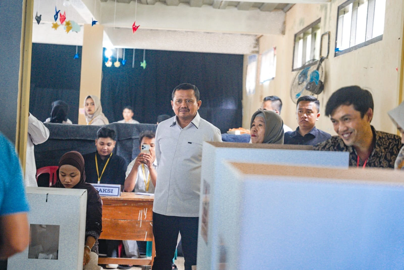 Pemilihan elektronik, e-voting  berlangsung  di 92 desa dan 423 tempat pemungutan suara (TPS) yang melibatkan sekitar 270.000 pemilih, Rabu 28 Oktober 2026.