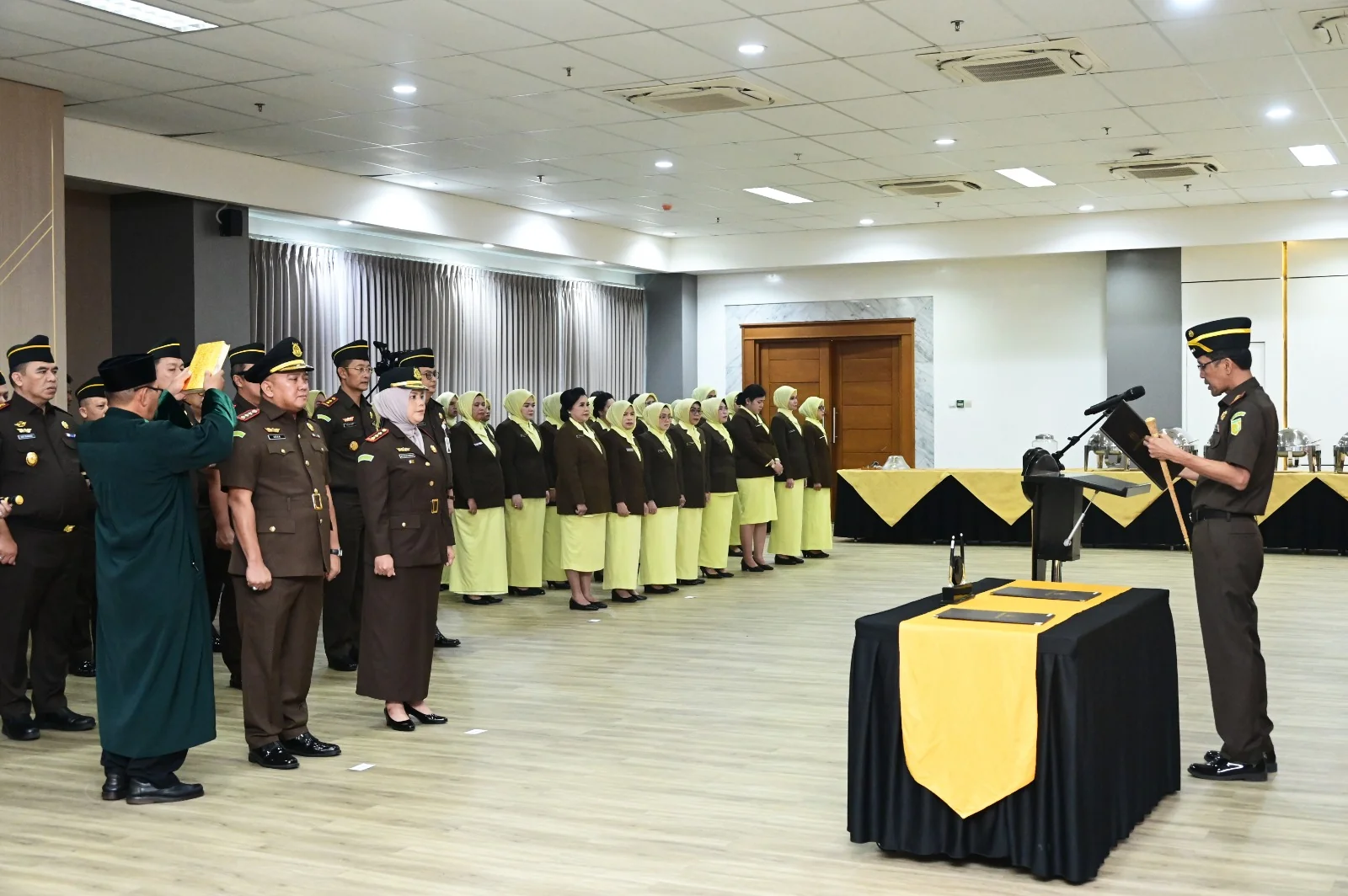 Kajati Jabar Lantik Abun Hasbulloh sebagai Kajari Kota Bandung