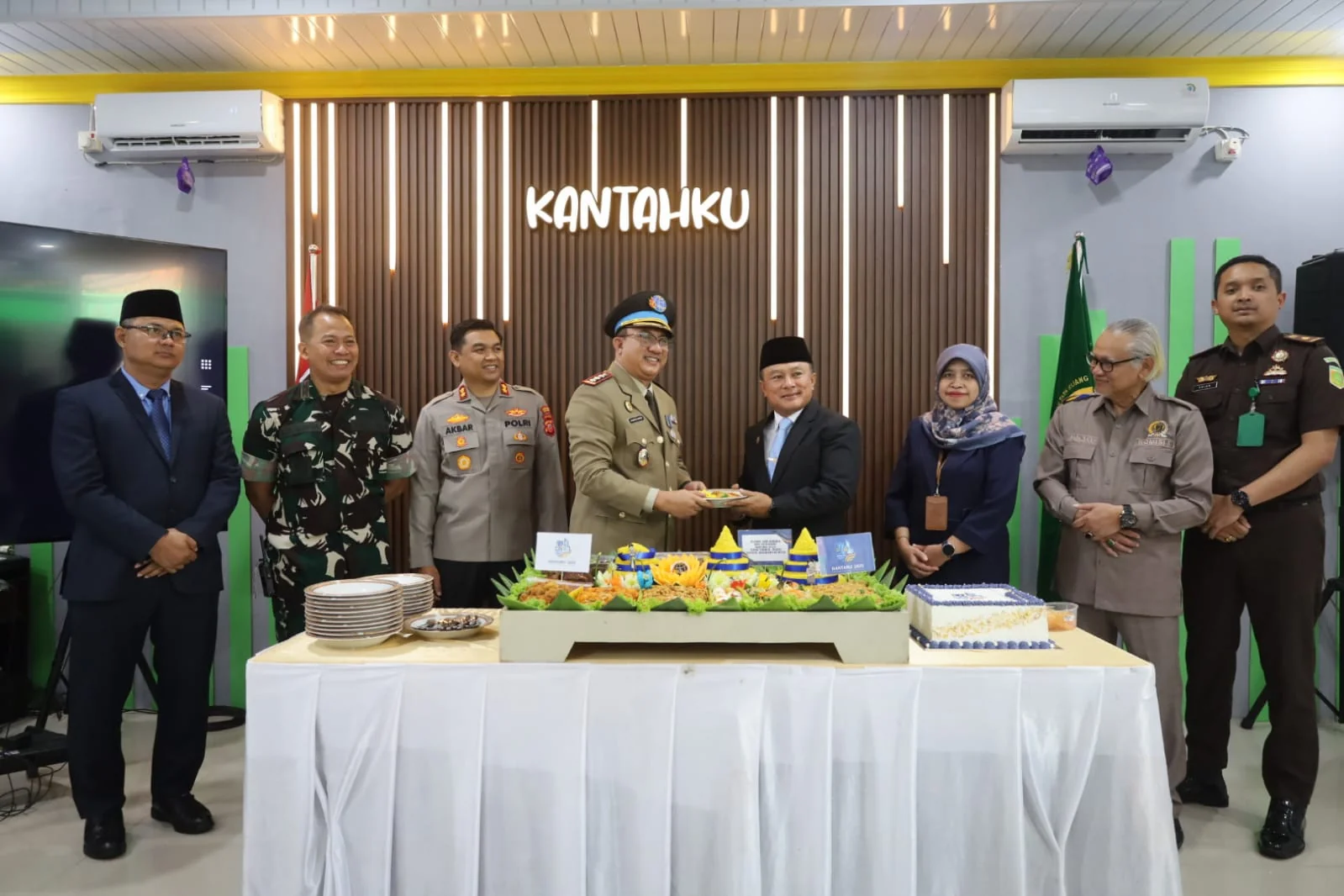 Bupati Kuningan, Dr. H. Dian Rachmat Yanuar, M.Si., menjadi pembina upacara peringatan Hari Agraria dan Tata Ruang Nasional.Ist