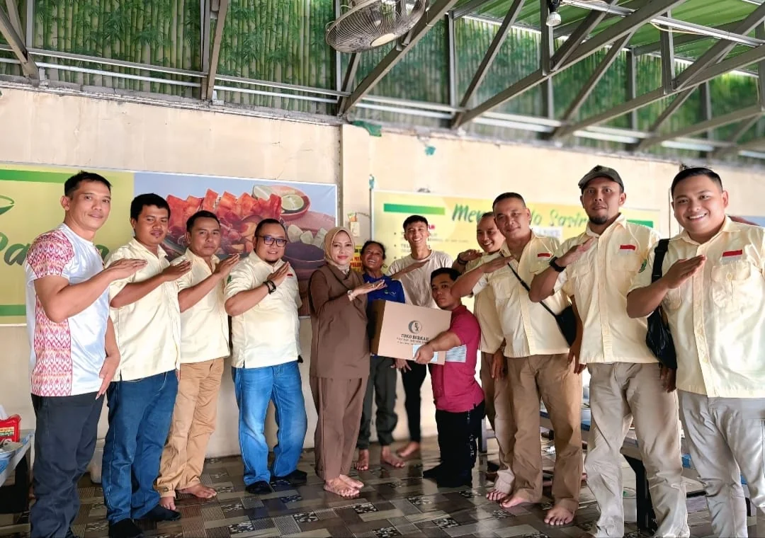 Ketua Lembaga Koordinasi Kesejahteraan Sosial (LKKS) Kabupaten Kuningan, Hj. Ela Helayati, mengunjungi Pemusatan Latihan Nasional (Pelatnas) di Kota Solo.Ist