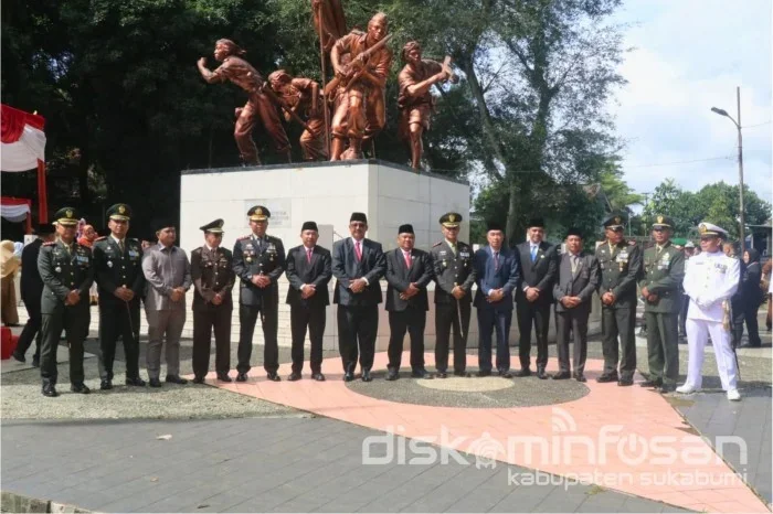 Pemerintah Kabupaten Sukabumi menggelar Upacara Peringatan Hari Pahlawan Nasional Tahun 2025 di Lapangan Monumen Palagan Bojongkokosan, Kecamatan Parungkuda.Ist