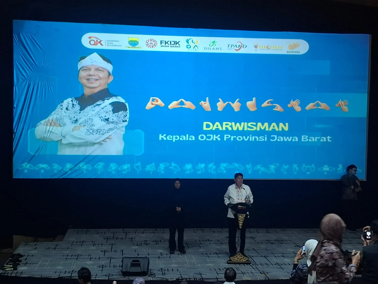 Kepala OJK Provinsi Jawa Barat, Darwisman mengatakan, inklusi keuangan kini menjadi kewajiban bagi seluruh lembaga jasa keuangan.Dok-Diskominfo Kota Bandung