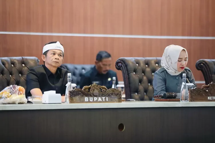 Bupati Purwakarta sampaikan nota keuangan RAPBD tahun anggaran 2026 bersama DPRD Purwakarta (Dok Diskominfo Purwakarta)