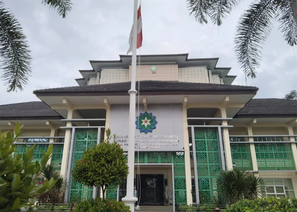 THE WUR 2026: UIN Bandung Kampus Islam Terbaik di Indonesia