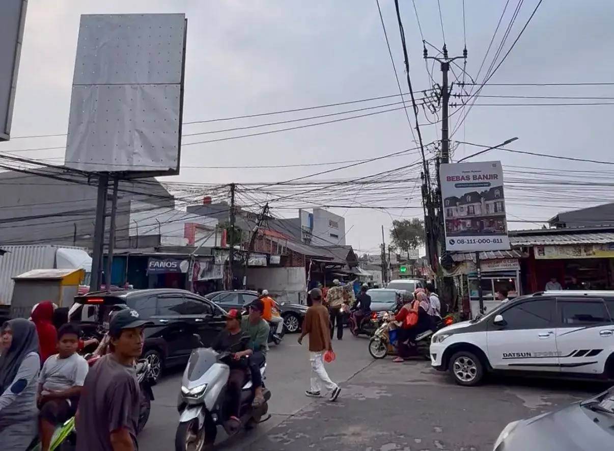 Simpang Kramat/Leuwinanggung, Kecamatan Tapos, Kota Depok. (Foto : Diskominfo Depok).