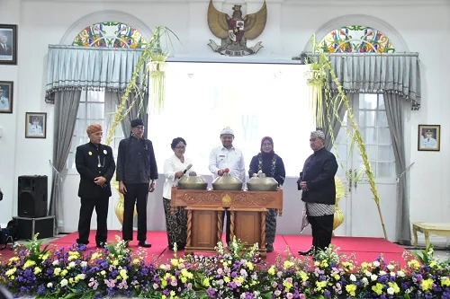 Bupati Sumedang Dony Ahmad Munir membuka Jabar Etno Festival (JEF) 2025.Ist