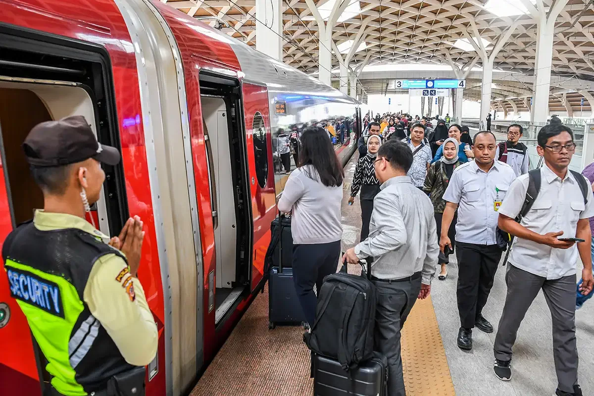 Arus Balik Nataru, Terjual 355.000 Tiket Kereta Cepat Whoosh