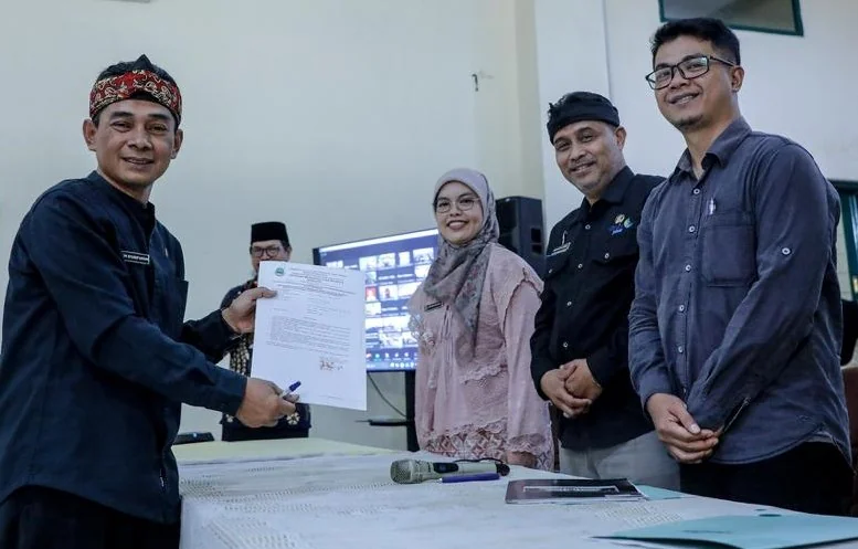 Pastikan Layanan Terbaik SPMB 2025, Internal Disdik Jabar Tanda Tangani Komitmen Bersama dan Pakta Integritas