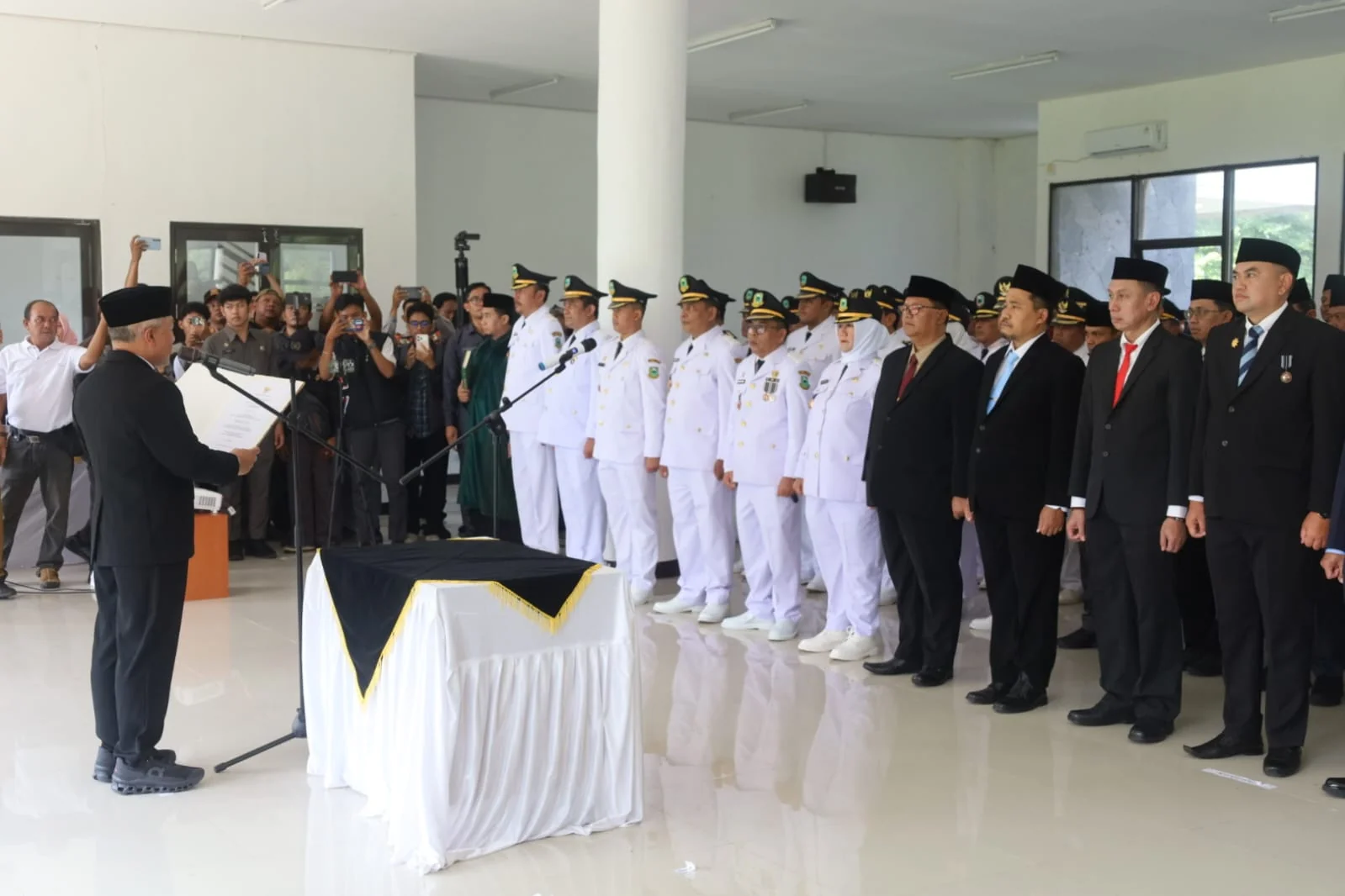 150 pejabat administrator di lingkungan Pemerintah Kabupaten Kuningan, resmi dilantik oleh Bupati Kuningan Dr. H. Dian Rachmat Yanuar, M.Si.Dok-IKP Diskomimfo Kab Kuningan