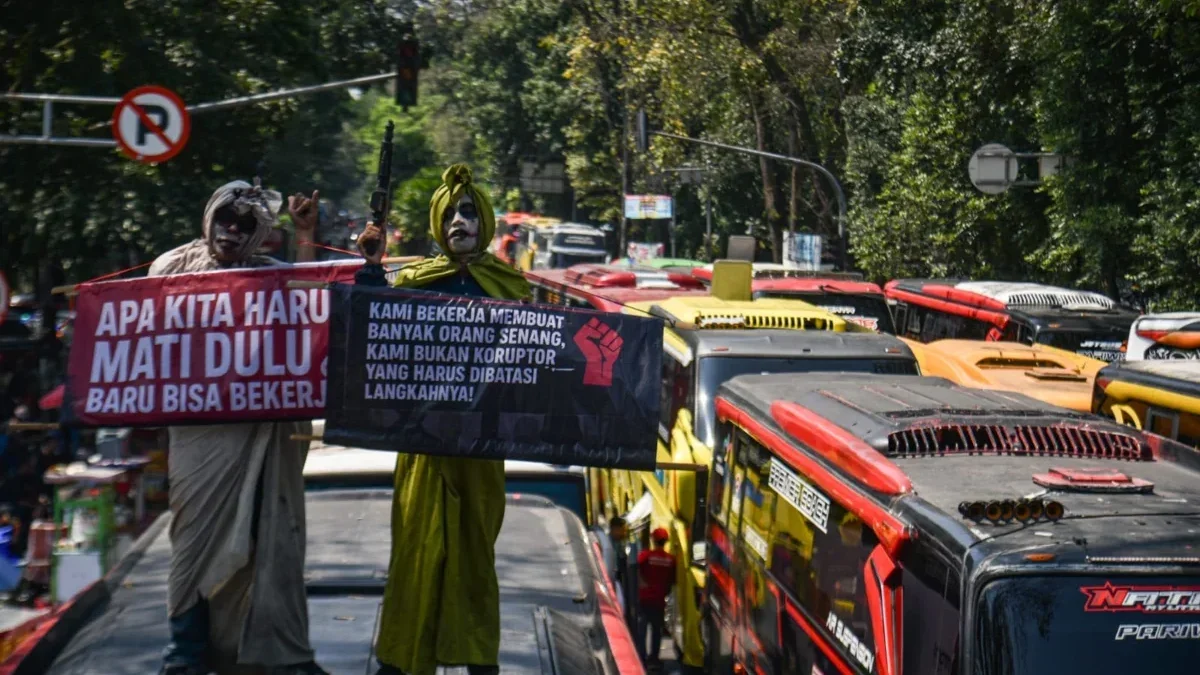 Geruduk Gedung Sate, Pengusaha Bus Pariwisata Tuntut Gubernur Jabar Cabut Larangan Studi Tur
