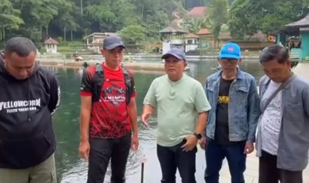 Bupati Kuningan Dr. H. Dian Rachmat Yanuar, M.Si. turun langsung ke lokasi untuk memastikan kondisinya sekaligus mengambil langkah penanganan cepat.Dok-IKP/Diskominfo Kuningan