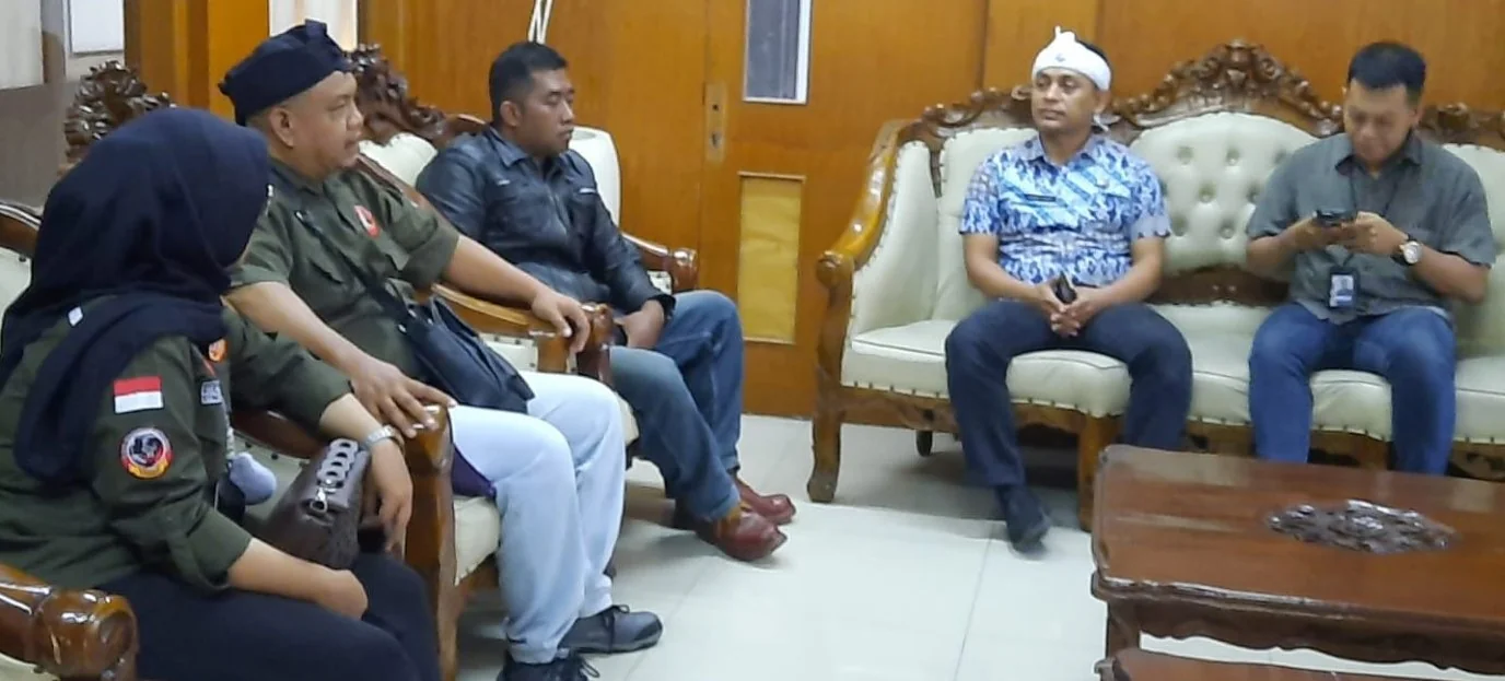 Ketua LSM Trinusa Jabar saat beraudensi di Disdik Jabar
